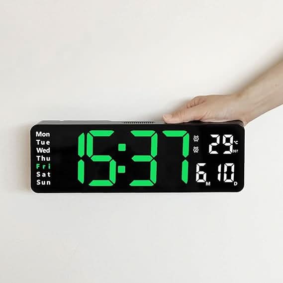 ARIS - Digital watch with night light Features