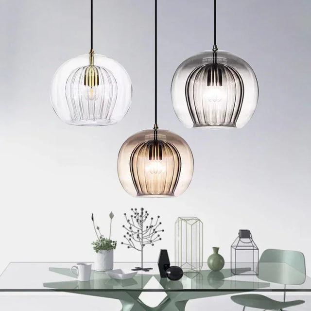 Pendant light made of modern glass for an elegant look