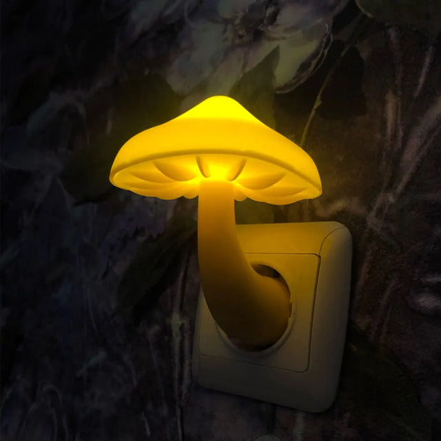 LED Night Light Lumipilz | With Twilight Sensor | Warm Yellow & Energy Saving | 8Ć10 cm