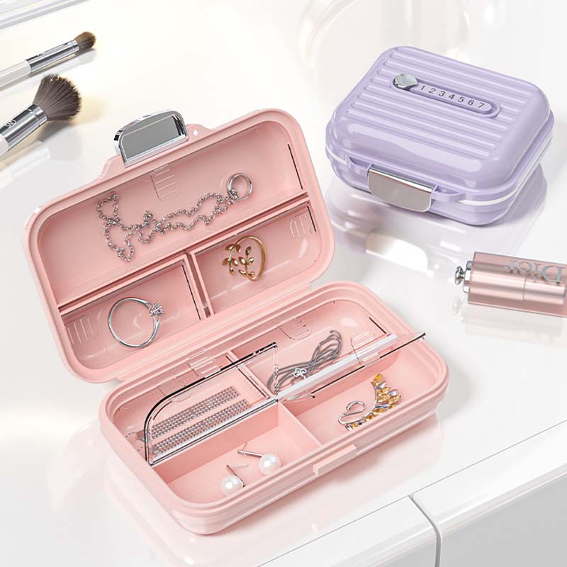 Small portable pillbox