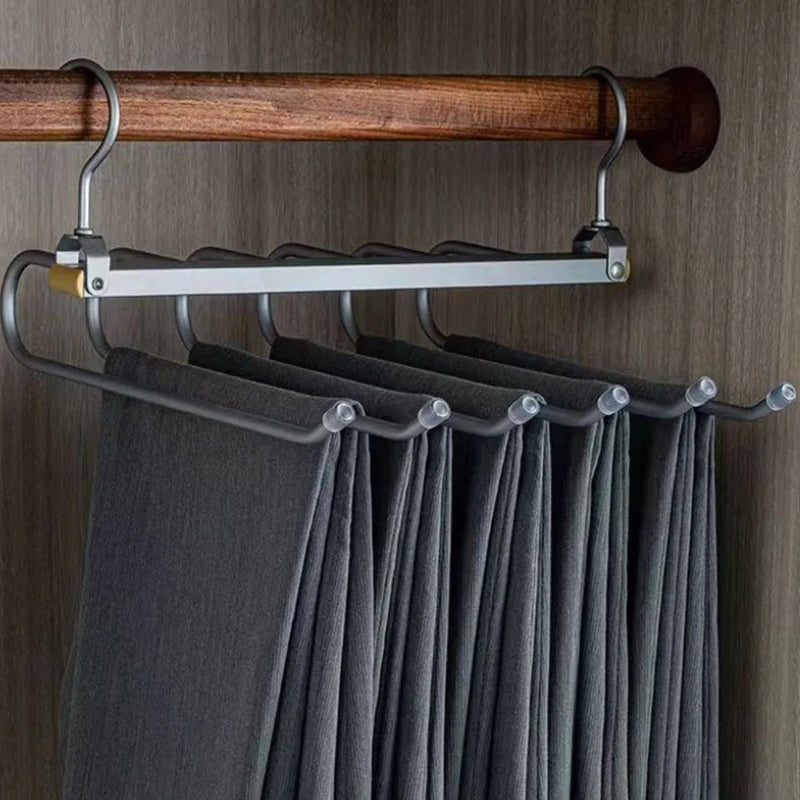 Space-saving trouser hangers from Gardudu made of aluminum