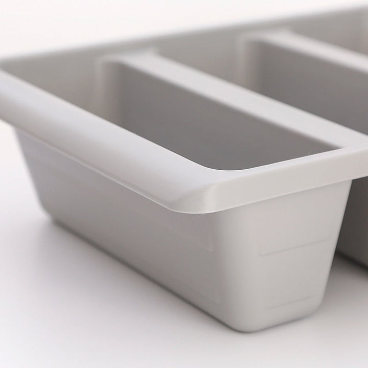Simple, lightweight, modern shoe rack