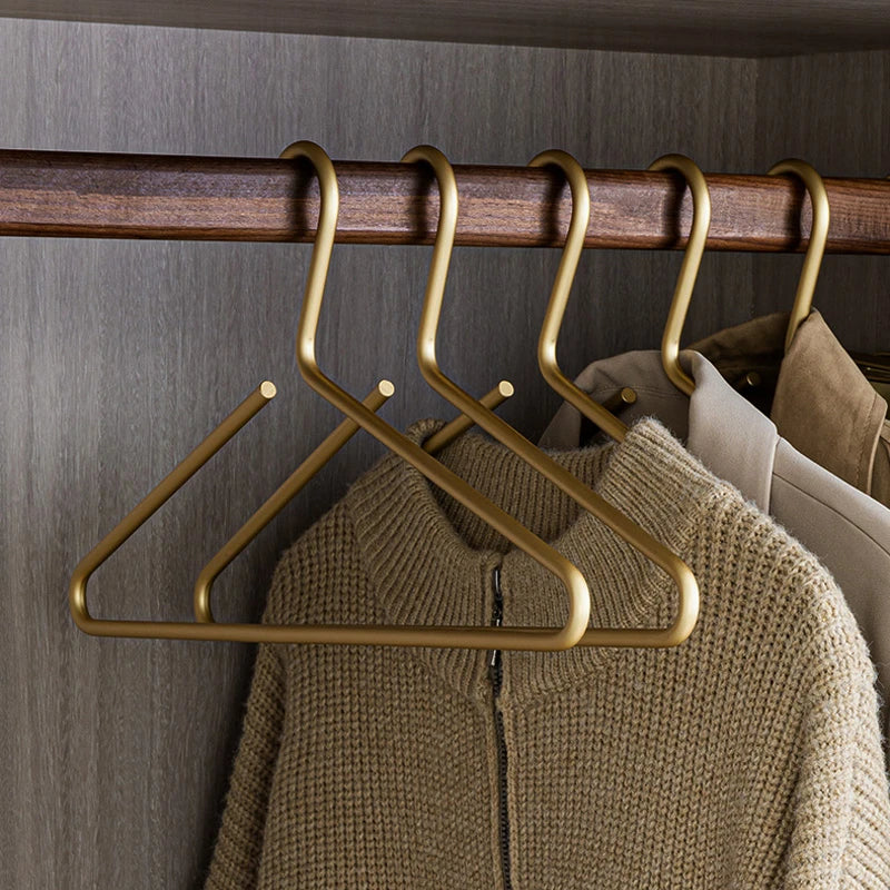 5 pieces of hangers made of solid matte gold/silver │ Seamless wardrobe organizer made of metal