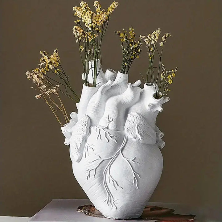 Dorsø - Ceramic Heart Vase
