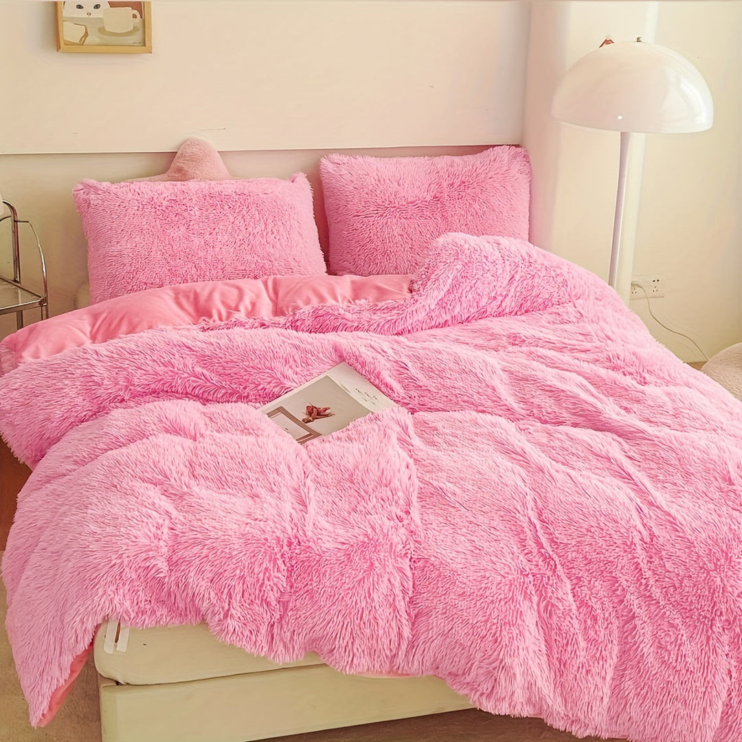 Three-Piece Velvet Bedding Set with Velvet Finish