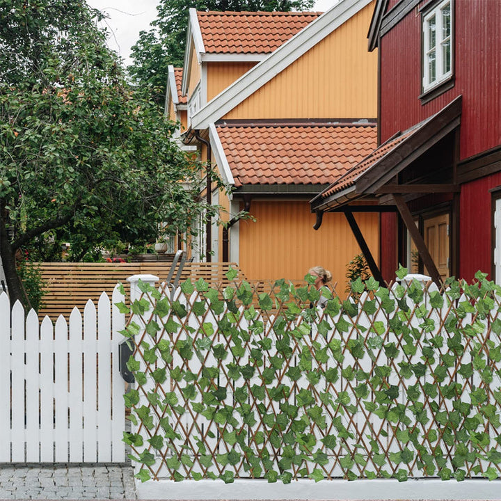 Expandable Faux Twilight Fence