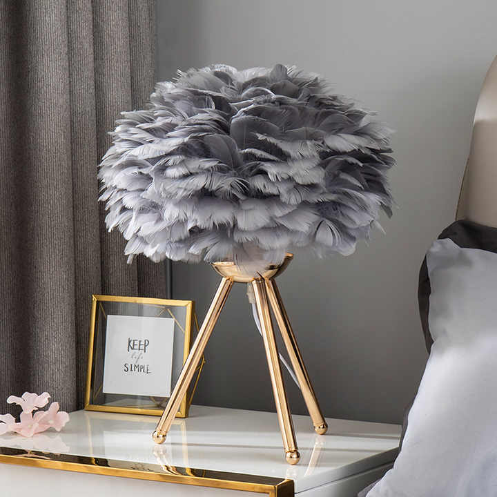Blossom Table Lamp – Elegant Feather Design with Dimmable Light