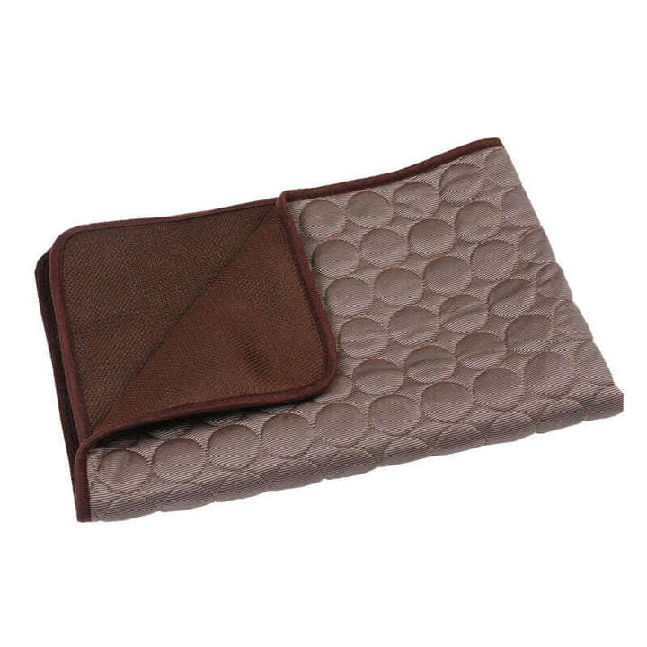 Self-Cooling Mat for Quadrupeds Perfect for Hot Summer