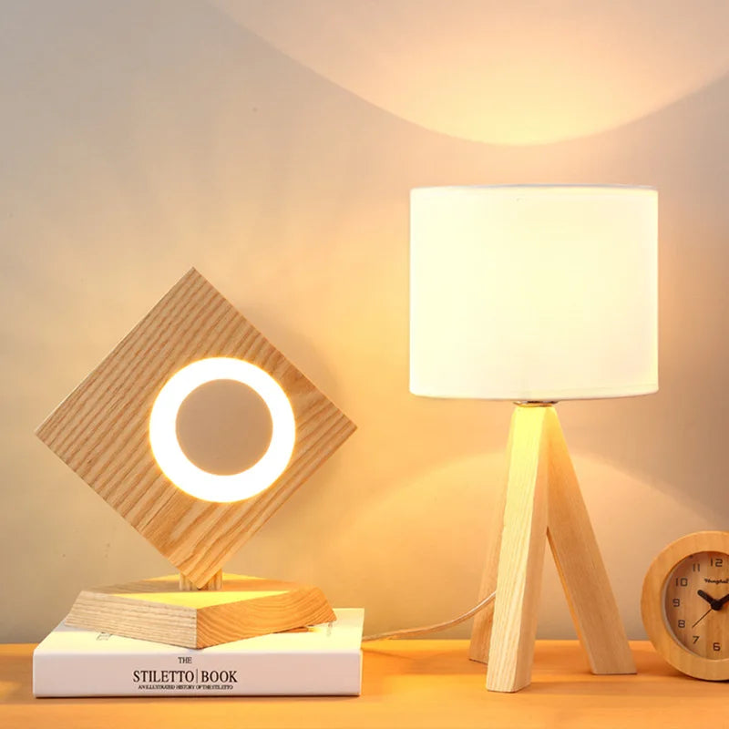 EcoLight – Wooden table lamp with modern design