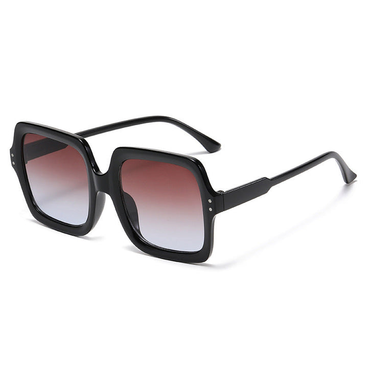 Ladies fashionable square sunglasses with mirrored lenses