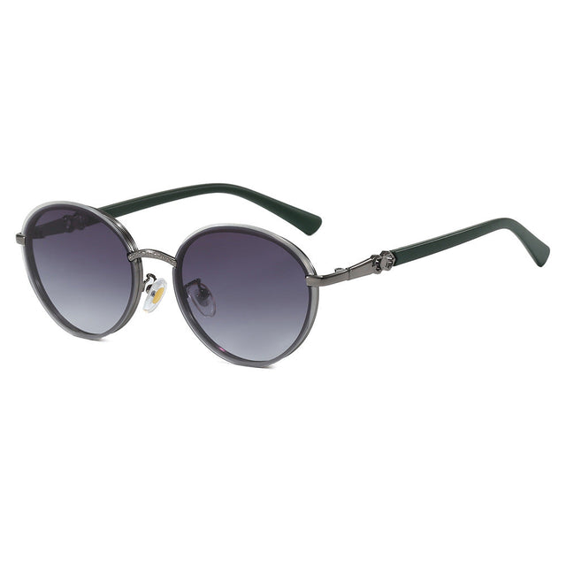 Ladies elegant round sunglasses with mirrored effect