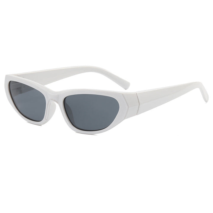 Ladies fashionable sunglasses with mirrored lenses