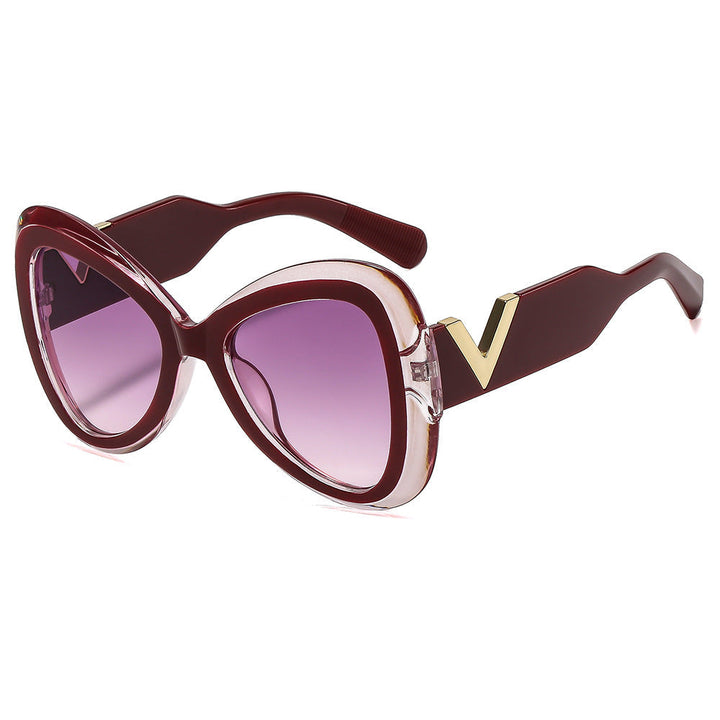 Women Cat-Eye Sunglasses with Luxurious Frame and Mirrored Lenses