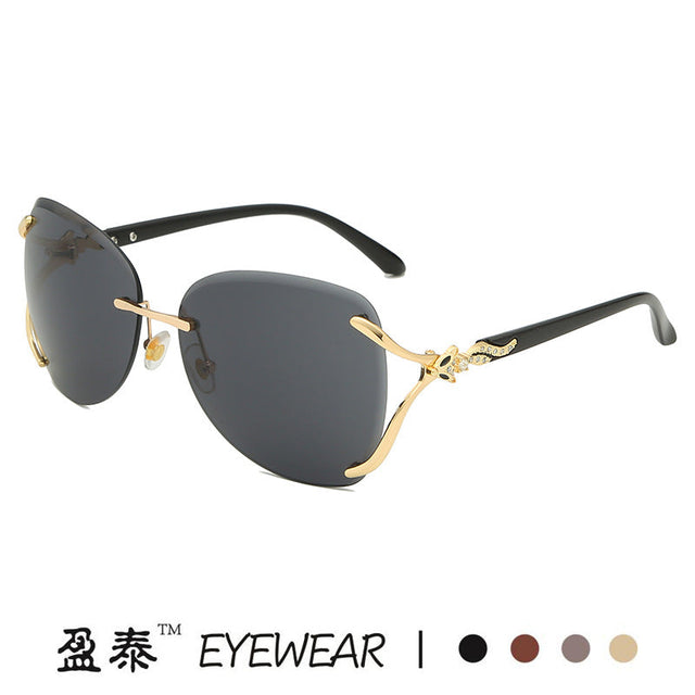 Women's elegant sunglasses with extravagant metal frame and mirrored lenses