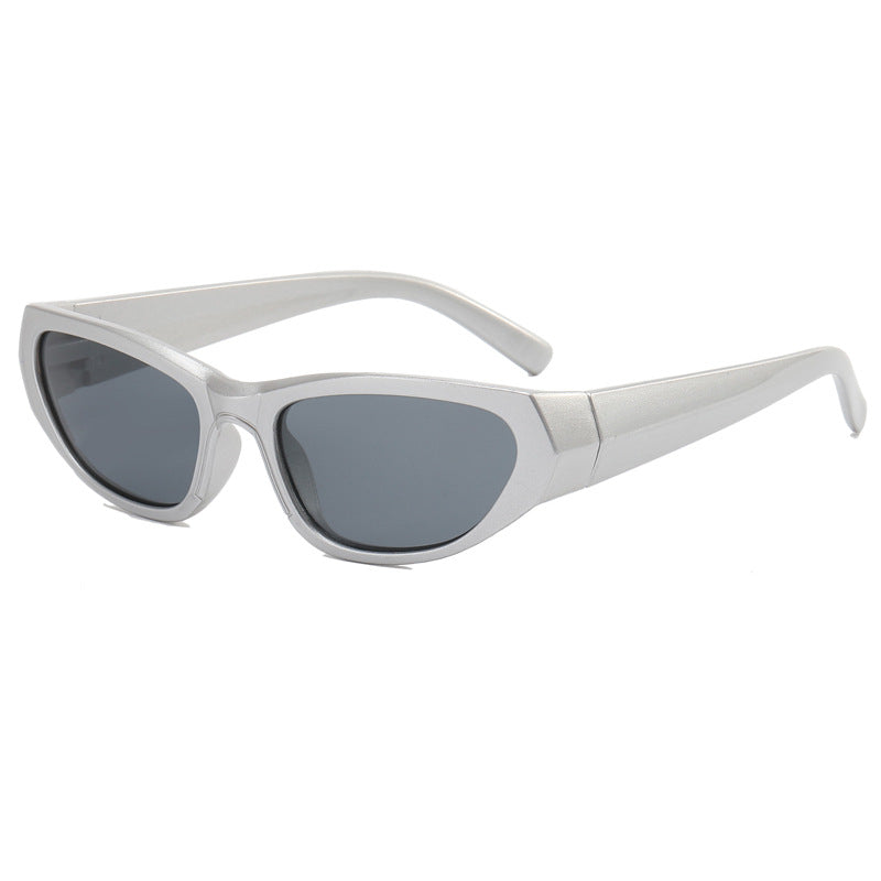 Ladies fashionable sunglasses with mirrored lenses