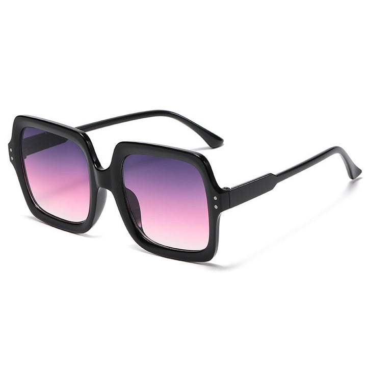 Ladies fashionable square sunglasses with mirrored lenses