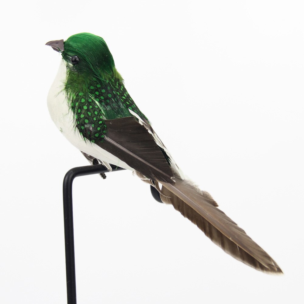Lifelike feathered birds for outdoor decoration