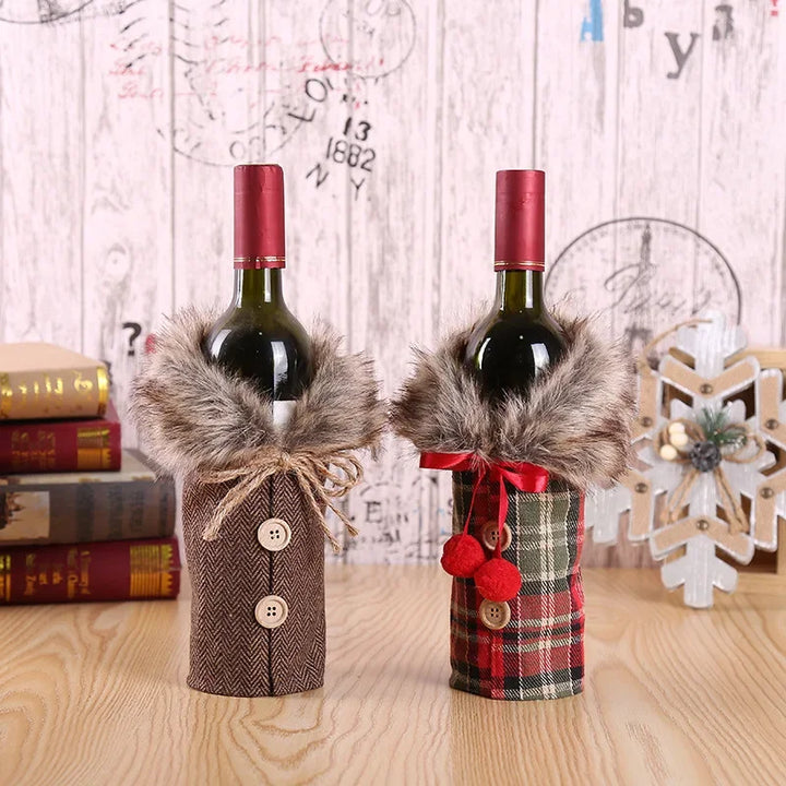 Christmas bottle cover with fur collar – festive cover for wine bottles, gnome decoration for Christmas, perfect as gift wrapping |