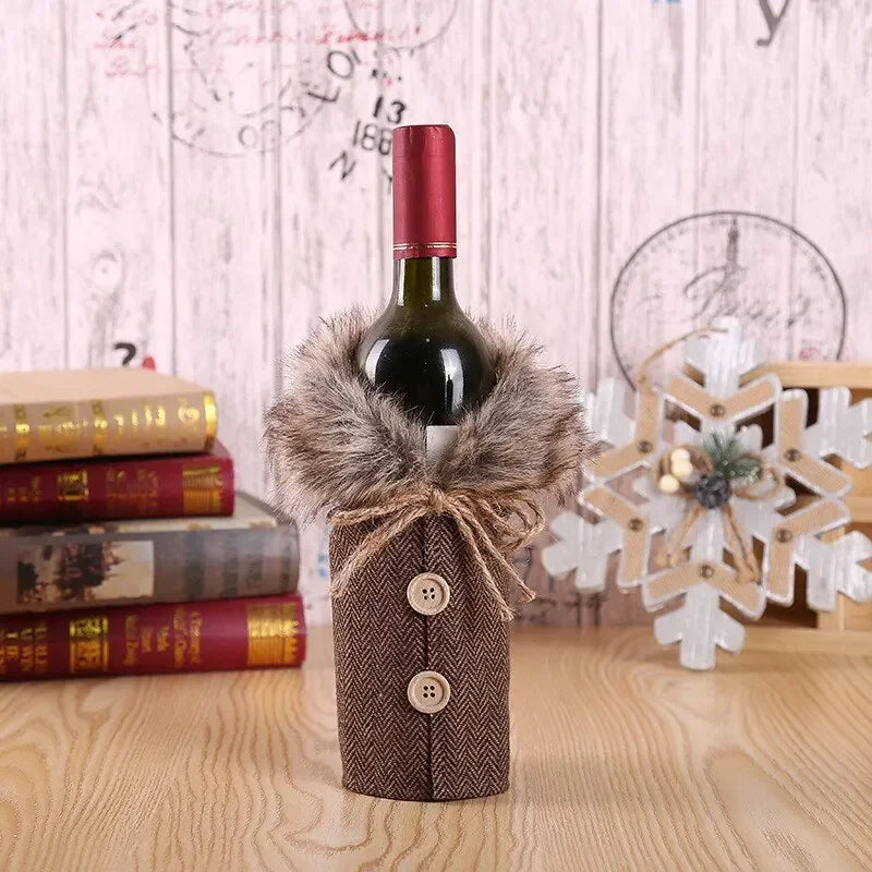 Christmas bottle cover with fur collar – festive cover for wine bottles, gnome decoration for Christmas, perfect as gift wrapping |