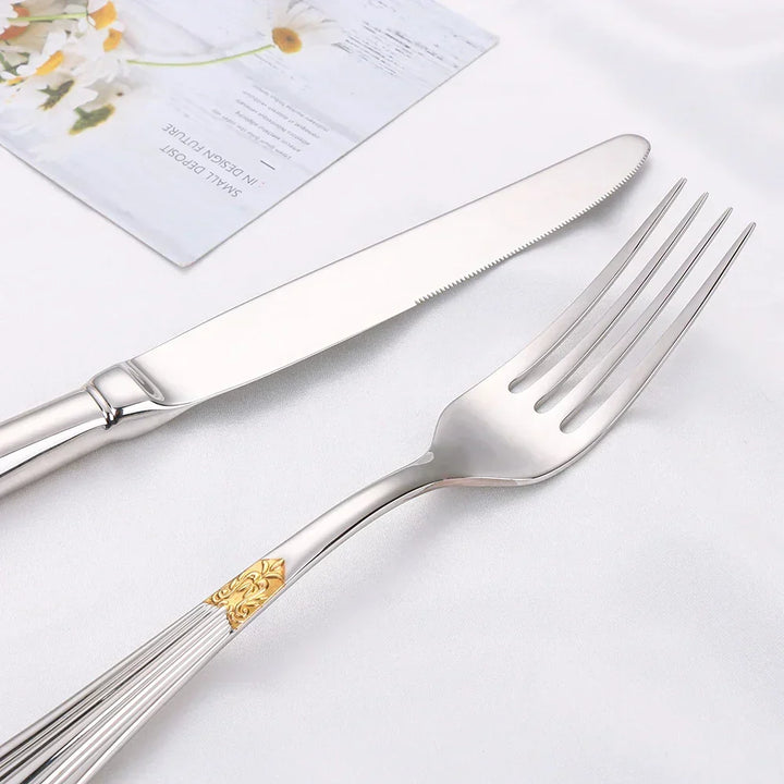 Elegant cutlery set in gold design