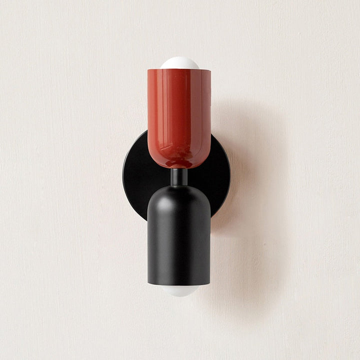 Lively, minimalist wall lamp with two light bulbs