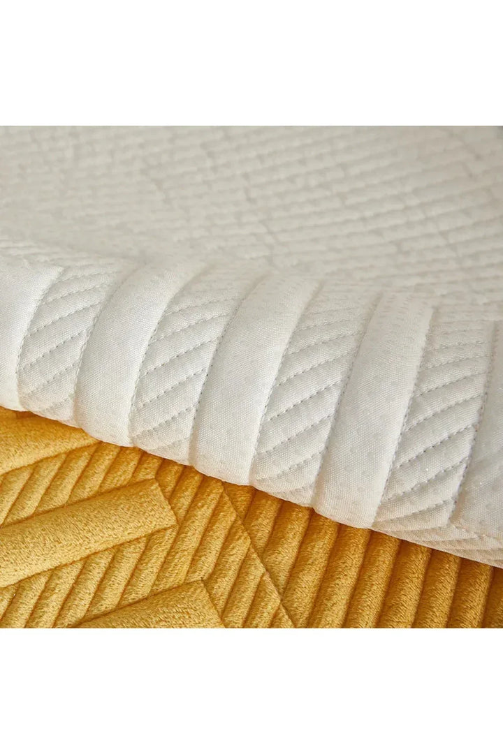Soft Quilted Sofa Cover |