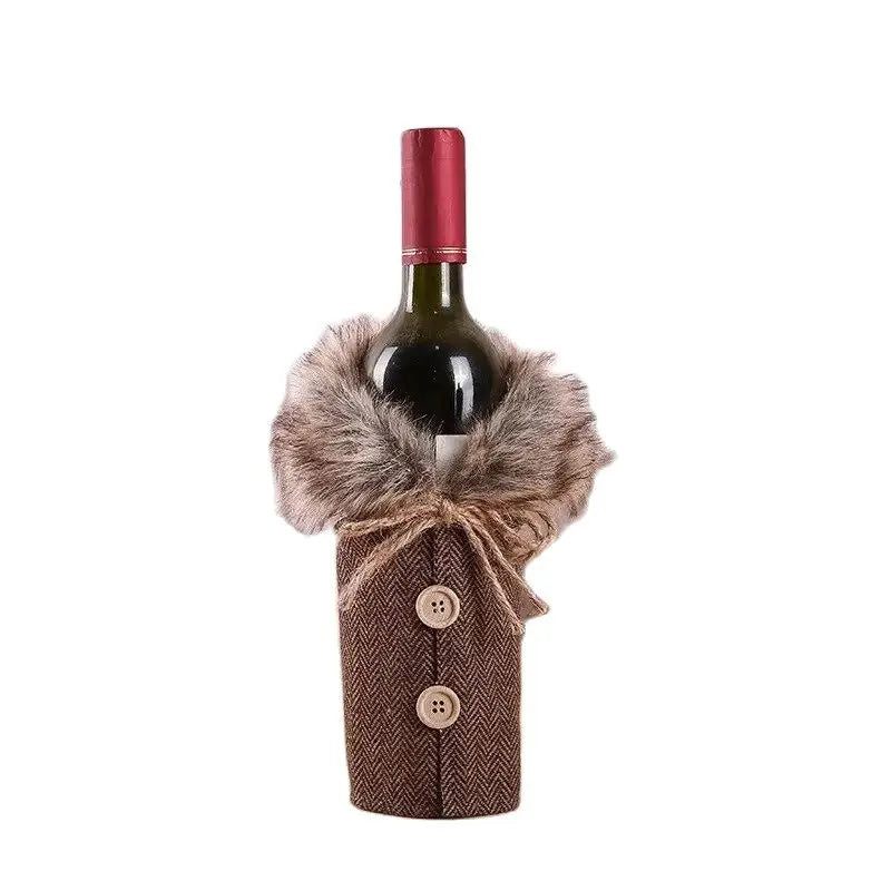 Christmas bottle cover with fur collar – festive cover for wine bottles, gnome decoration for Christmas, perfect as gift wrapping |