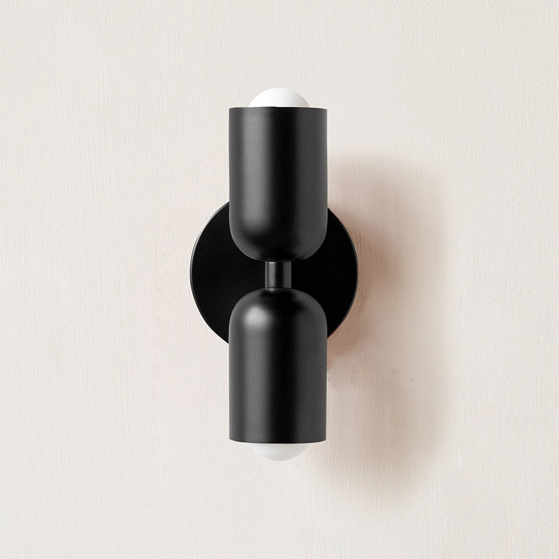 Lively, minimalist wall lamp with two light bulbs