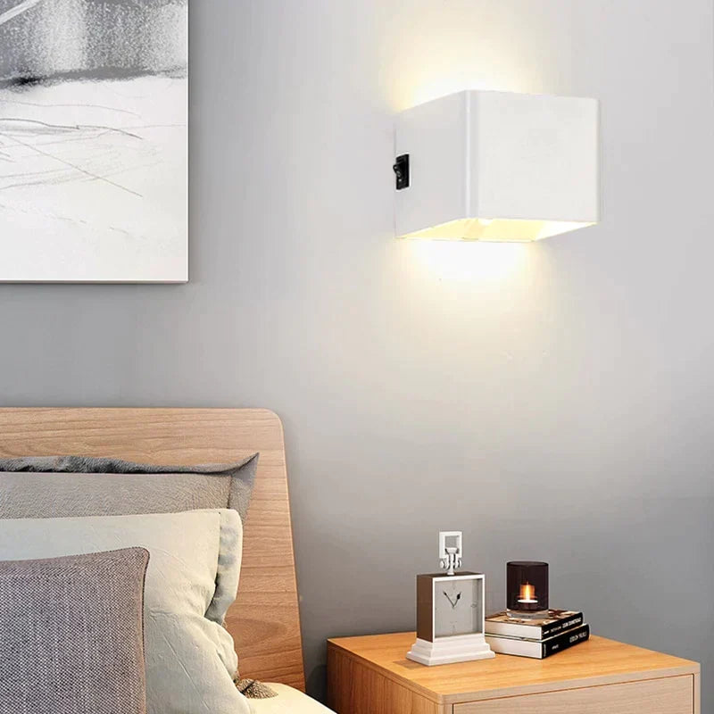 The luxurious and wireless wall lamp!