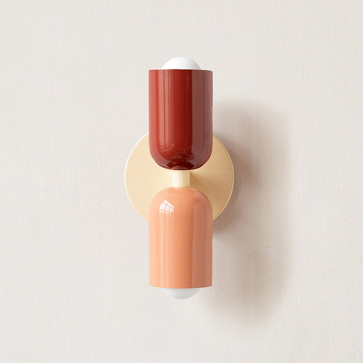 Lively, minimalist wall lamp with two light bulbs