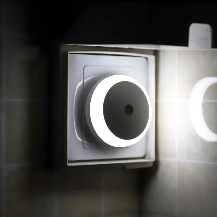 NOXORA LED night light | Twilight sensor &amp; automatic dimming | Plug-in light | Warm white