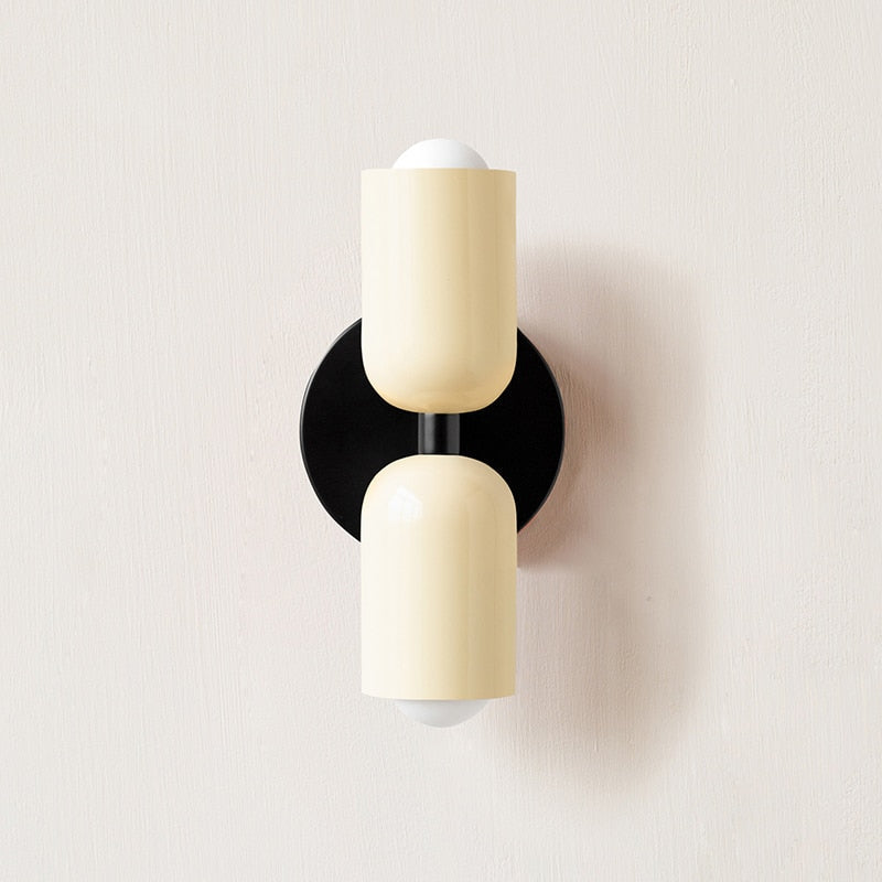 Lively, minimalist wall lamp with two light bulbs