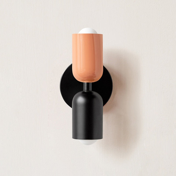 Lively, minimalist wall lamp with two light bulbs