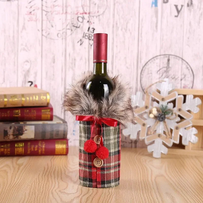 Christmas bottle cover with fur collar – festive cover for wine bottles, gnome decoration for Christmas, perfect as gift wrapping |