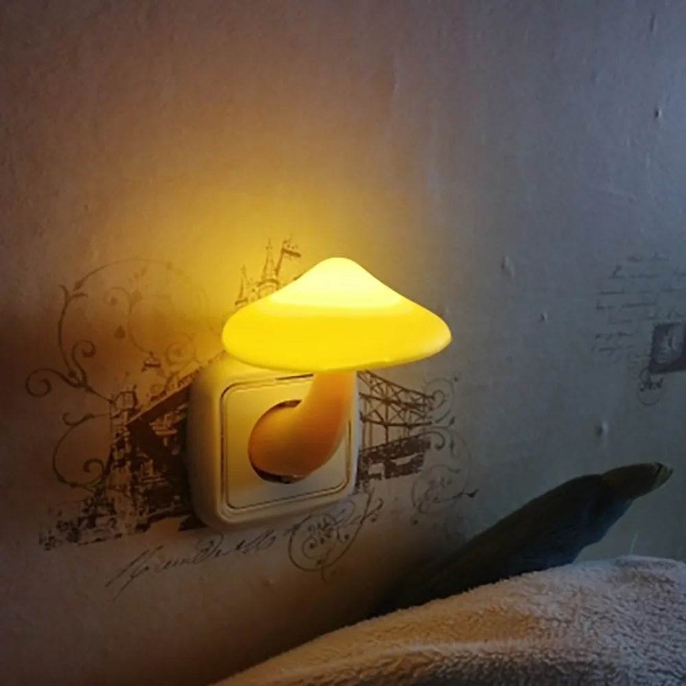 LED Night Light Lumipilz | With Twilight Sensor | Warm Yellow &amp; Energy Saving | 8×10 cm