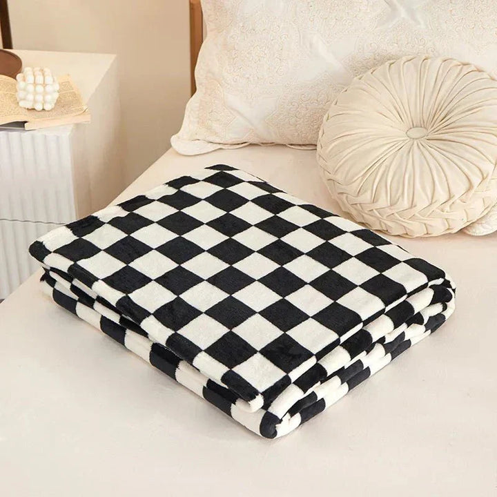 Classic Checkered Pattern Sofa Blanket