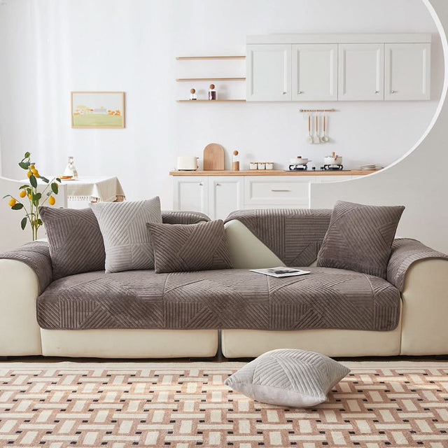 PlushGrip – Non-slip plush sofa cover