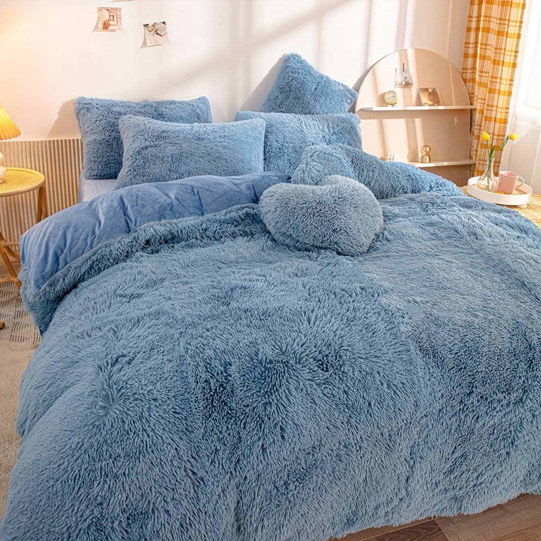 Three-Piece Velvet Bedding Set with Velvet Finish