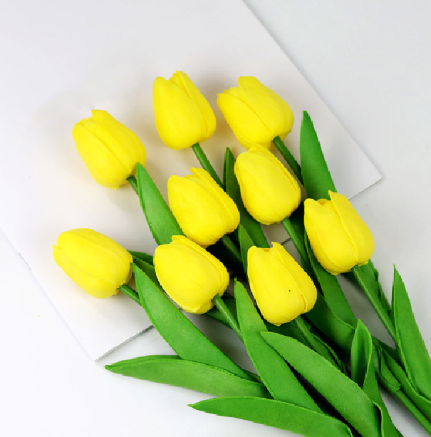 Life-like Tulip Bouquets for Every Occasion - Alyssa