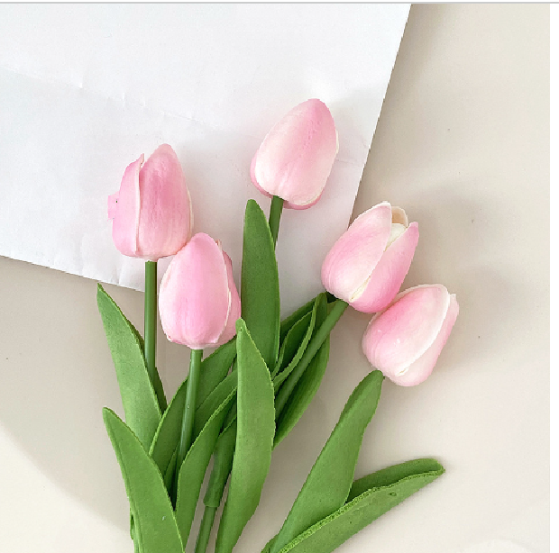 Life-like Tulip Bouquets for Every Occasion - Alyssa