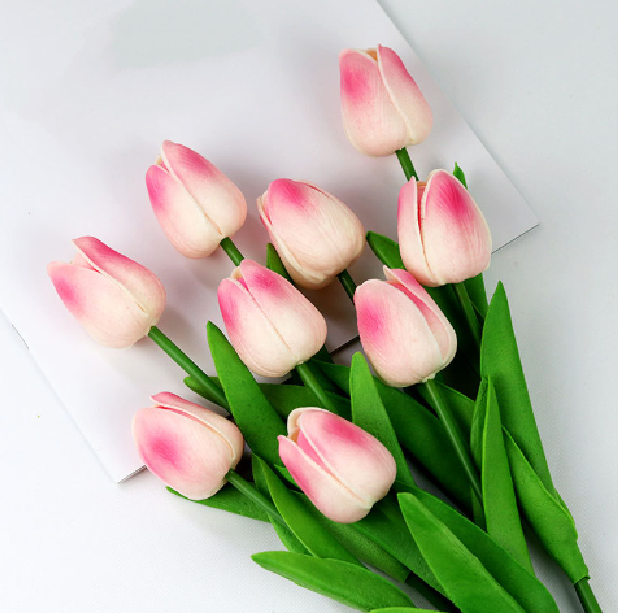Life-like Tulip Bouquets for Every Occasion - Alyssa