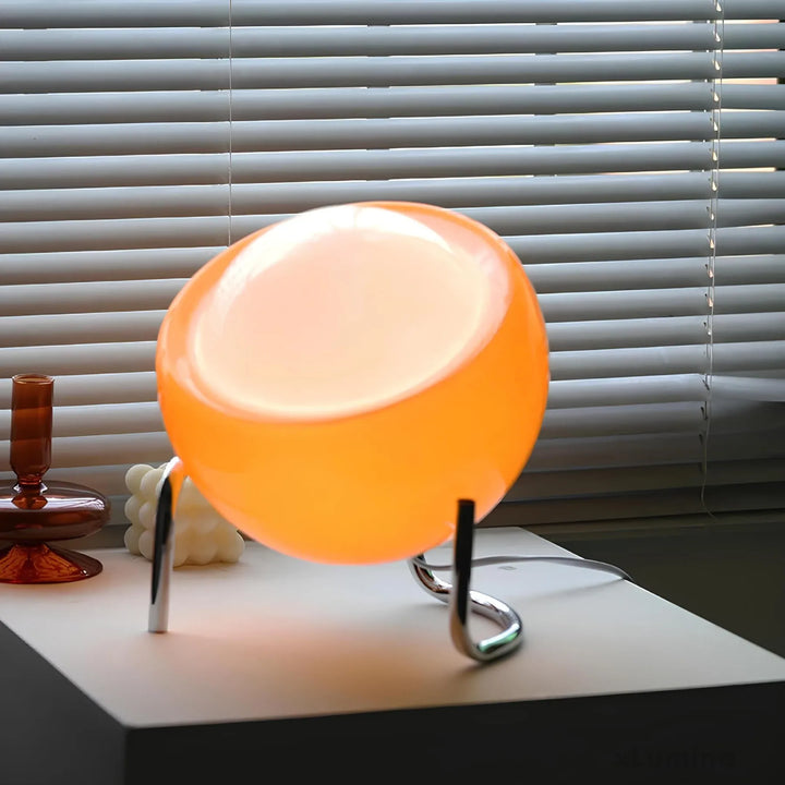 Automatic table lamp with motion sensor