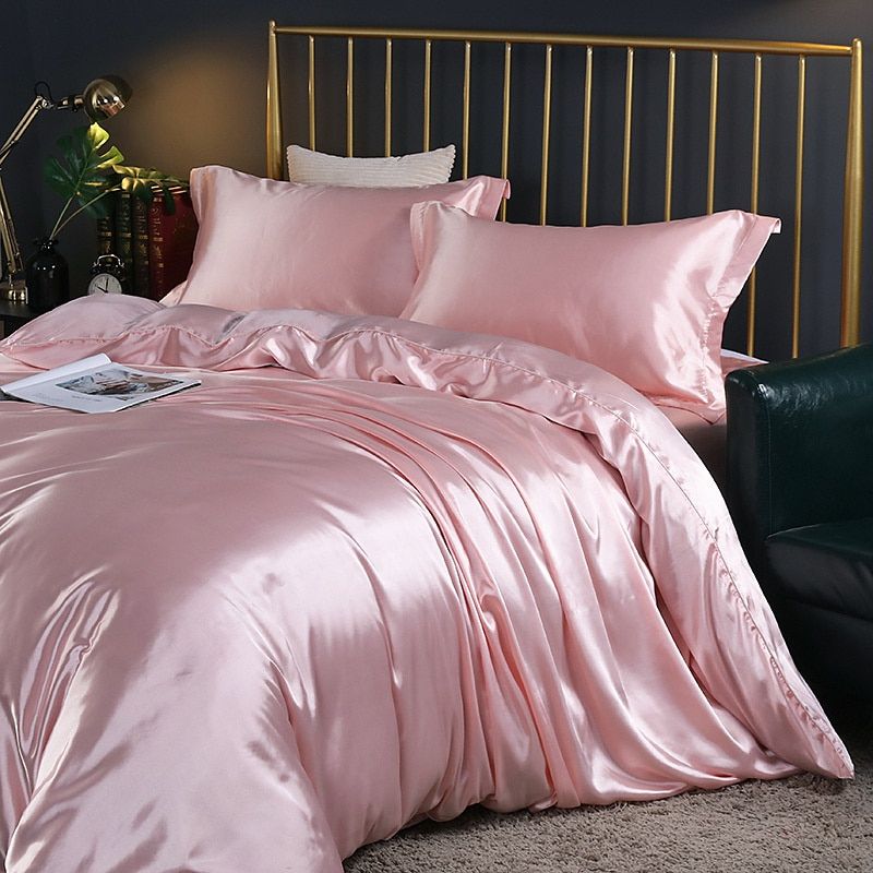 SilkEssence Luxury Bedding Set - Ultimate Comfort &amp; Elegance